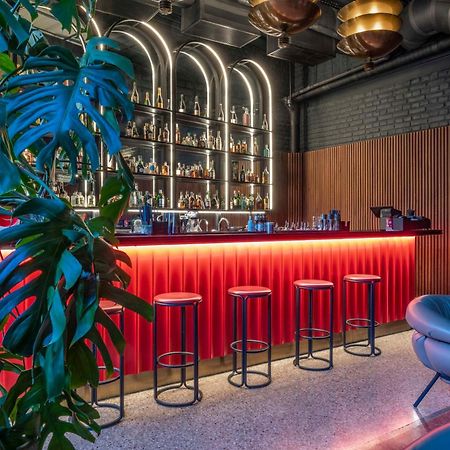 Radisson Red Tbilisi Hotel Bagian luar foto