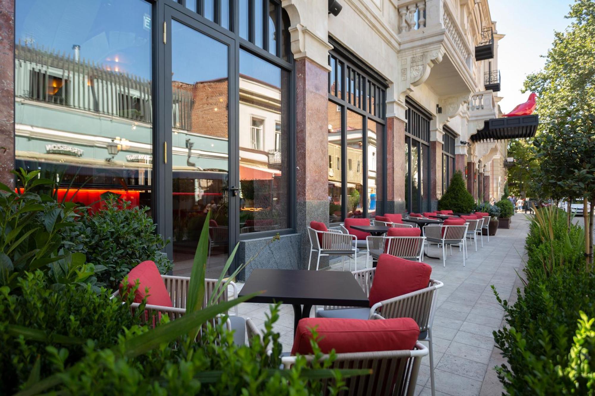 Radisson Red Tbilisi Hotel Bagian luar foto