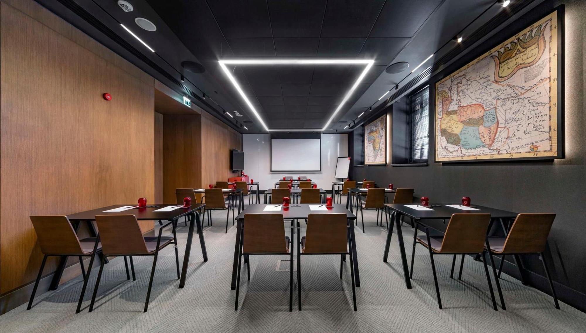 Radisson Red Tbilisi Hotel Bagian luar foto