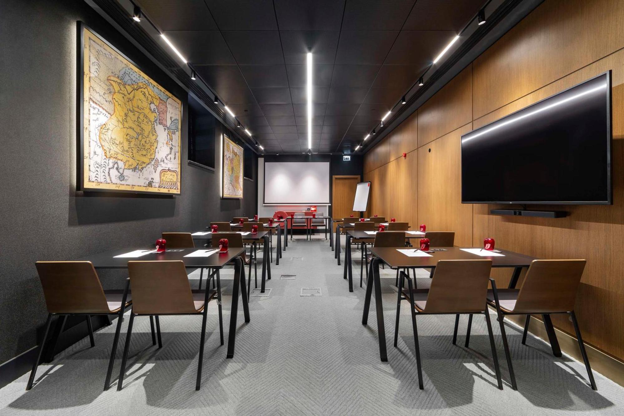 Radisson Red Tbilisi Hotel Bagian luar foto