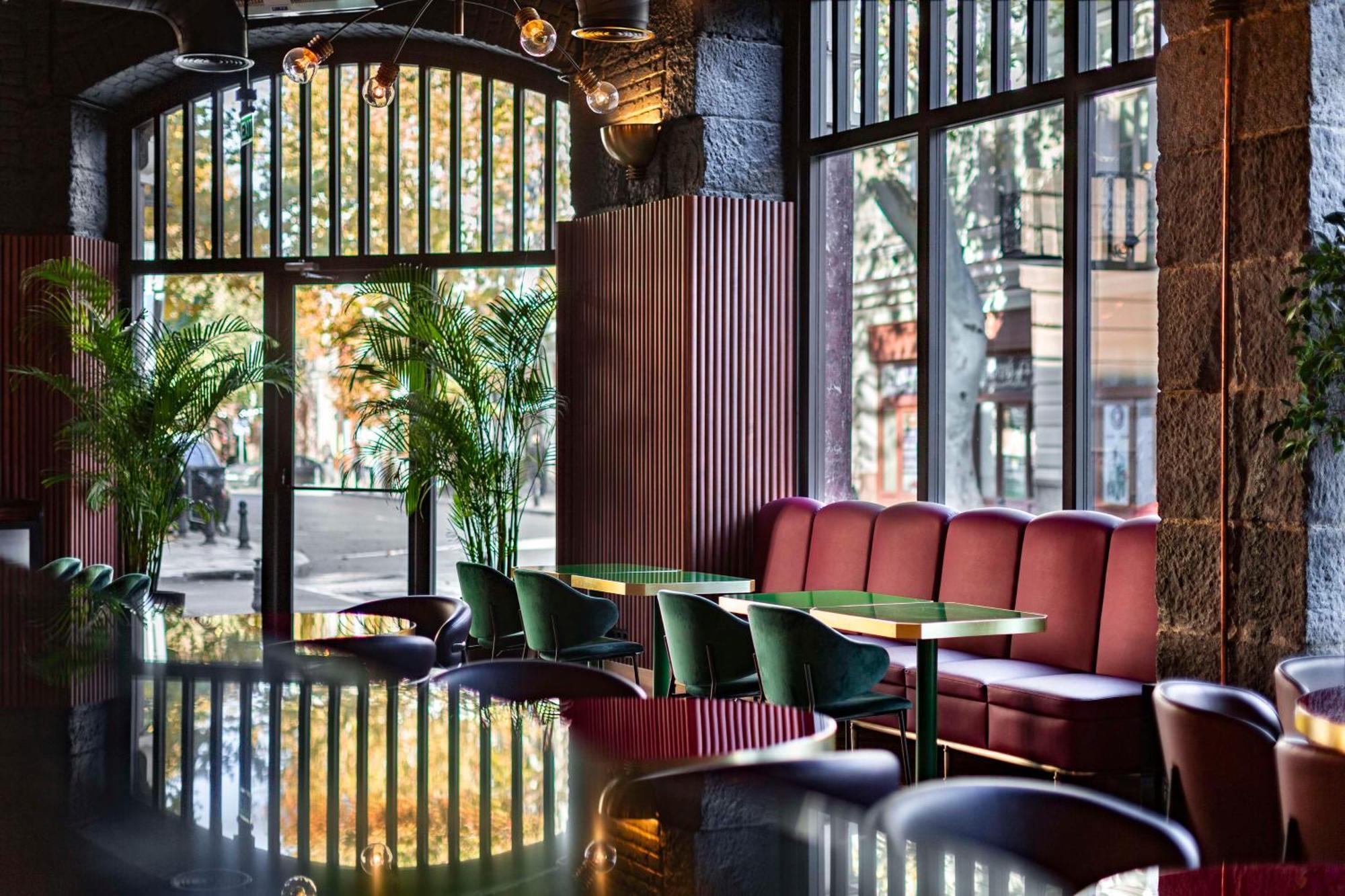Radisson Red Tbilisi Hotel Bagian luar foto