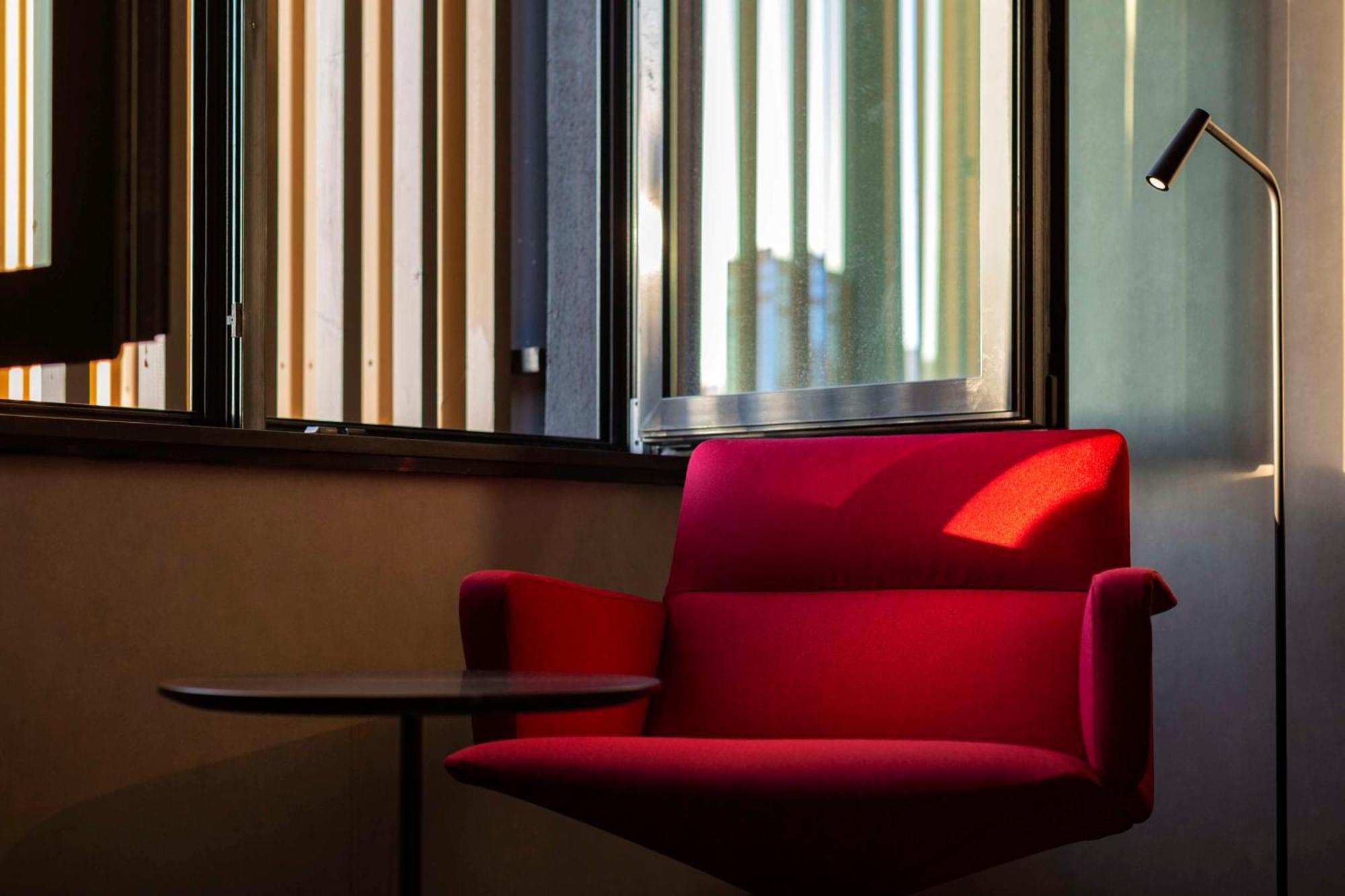 Radisson Red Tbilisi Hotel Bagian luar foto