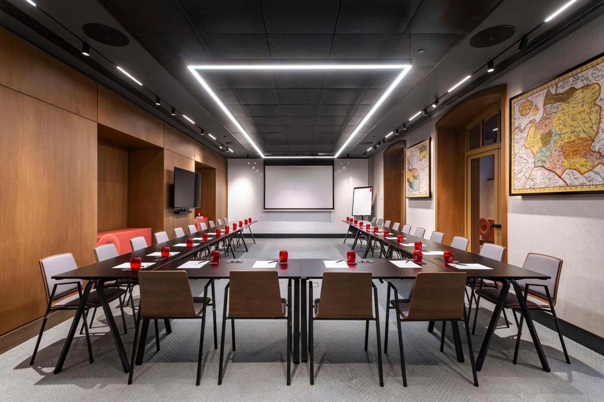 Radisson Red Tbilisi Hotel Bagian luar foto