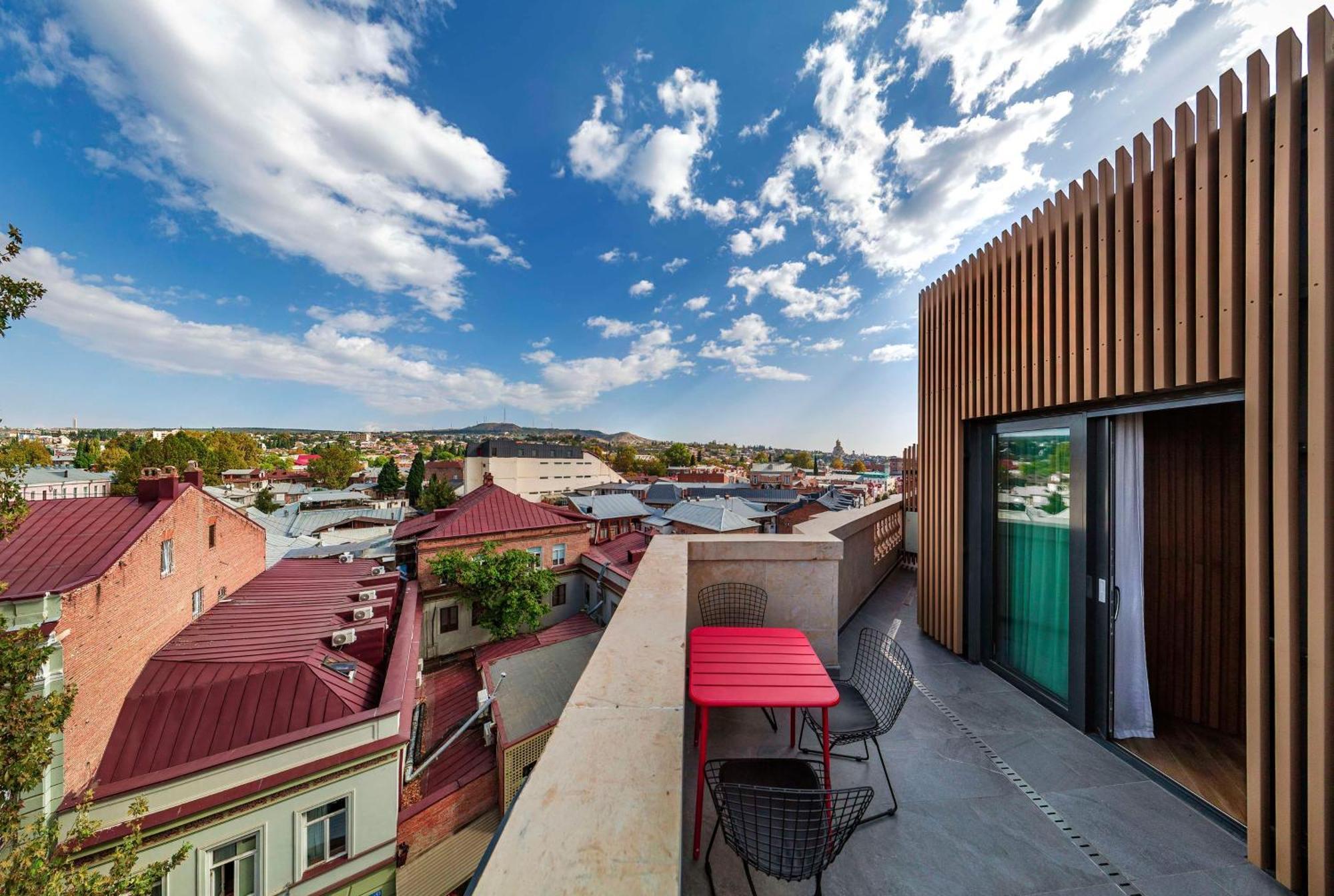 Radisson Red Tbilisi Hotel Bagian luar foto