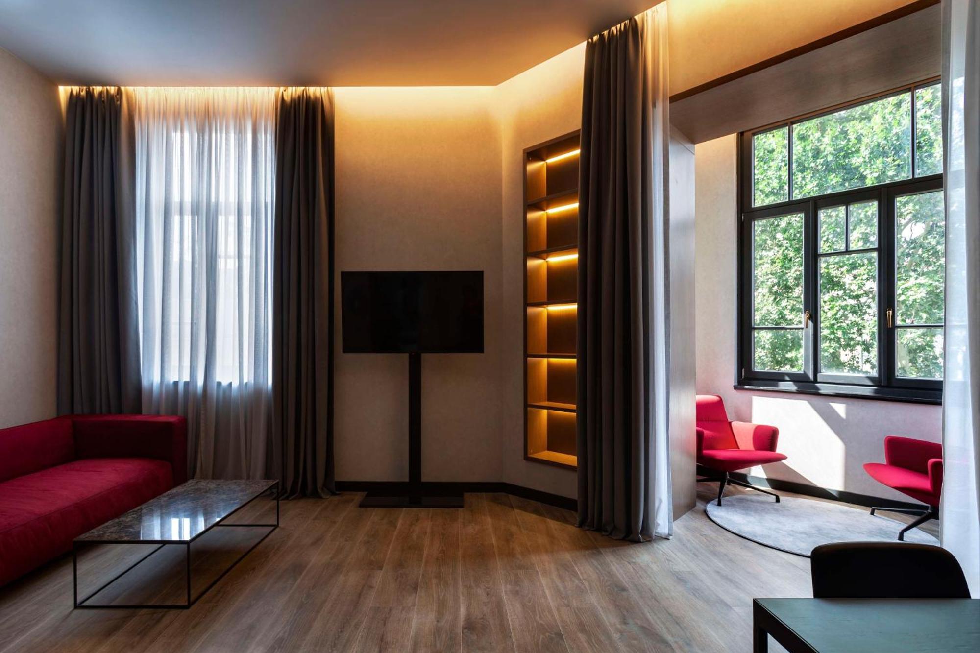 Radisson Red Tbilisi Hotel Bagian luar foto