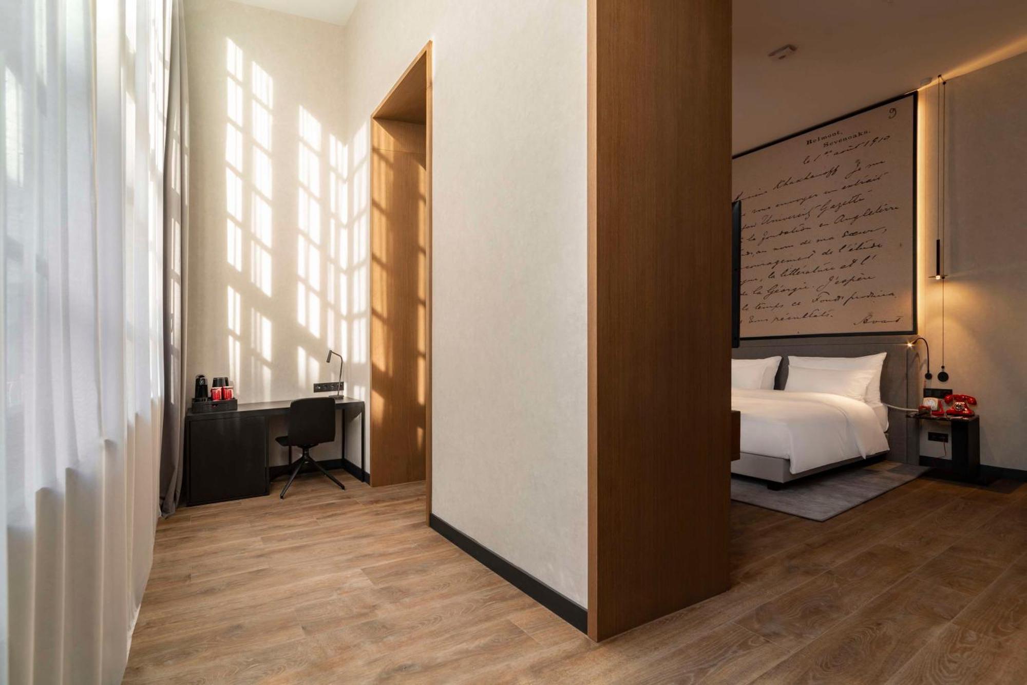 Radisson Red Tbilisi Hotel Bagian luar foto