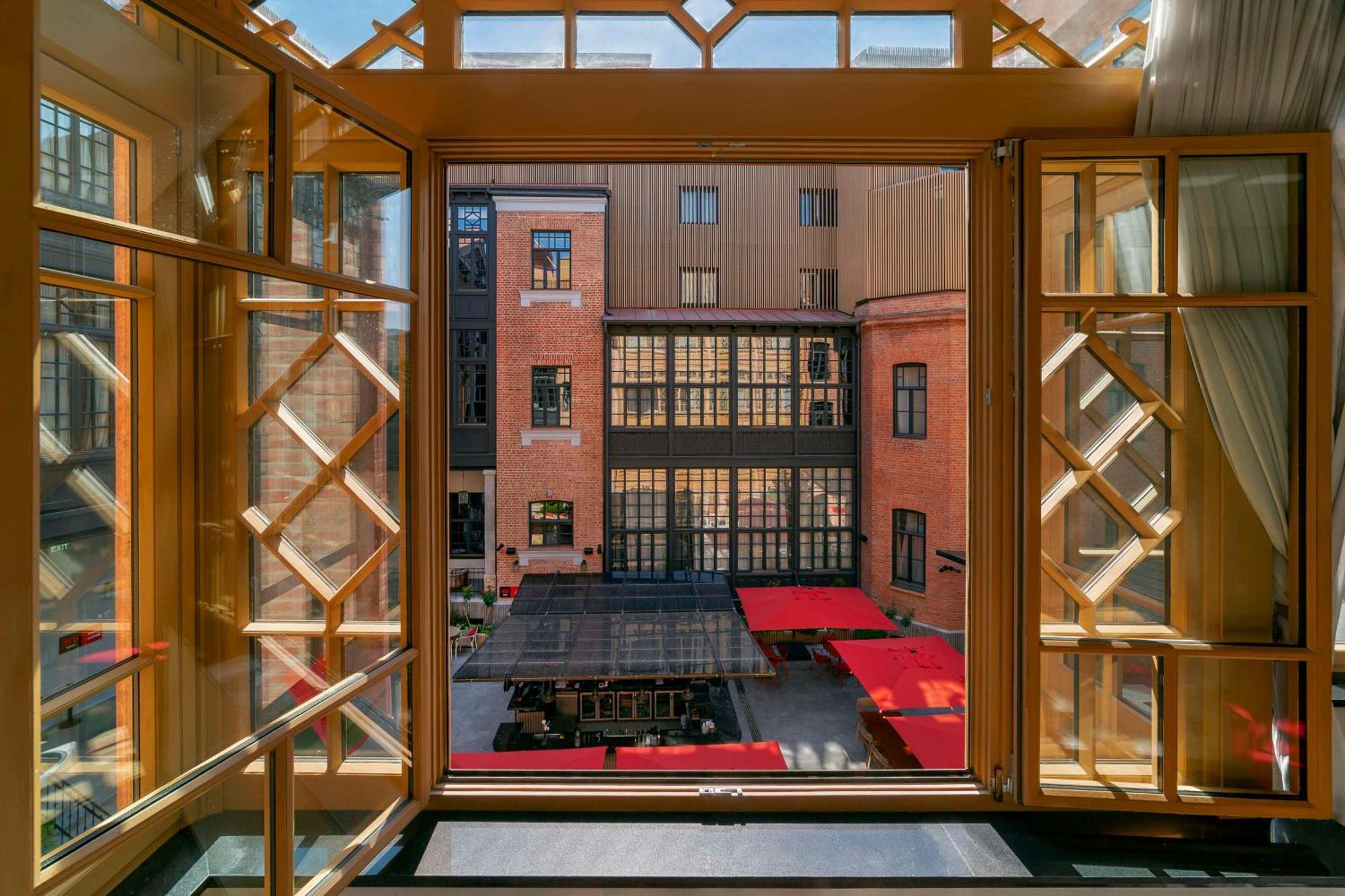 Radisson Red Tbilisi Hotel Bagian luar foto