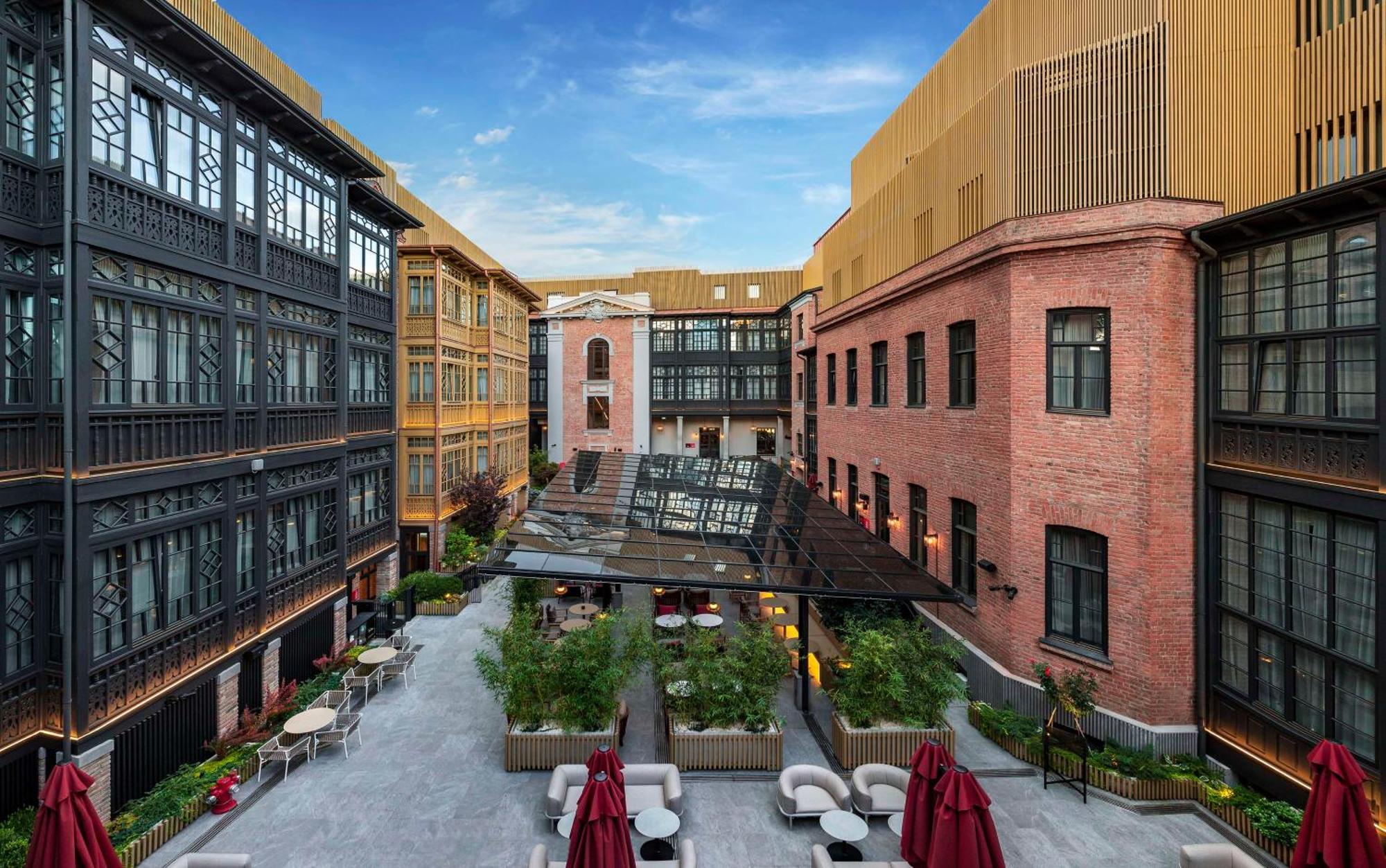 Radisson Red Tbilisi Hotel Bagian luar foto
