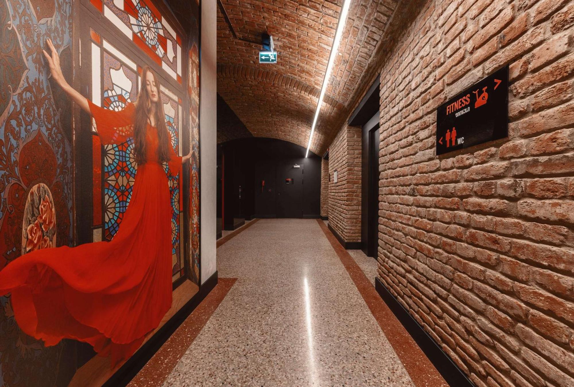 Radisson Red Tbilisi Hotel Bagian luar foto