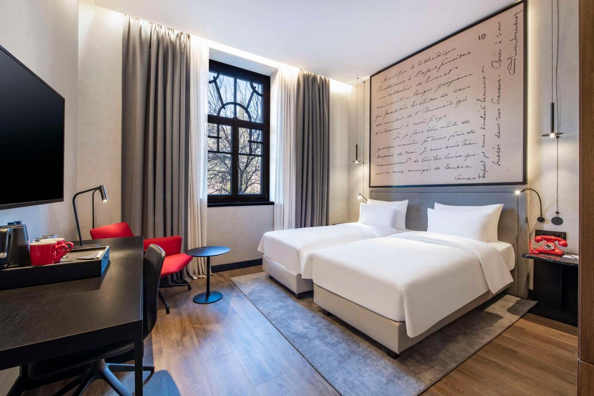 Radisson Red Tbilisi Hotel Bagian luar foto