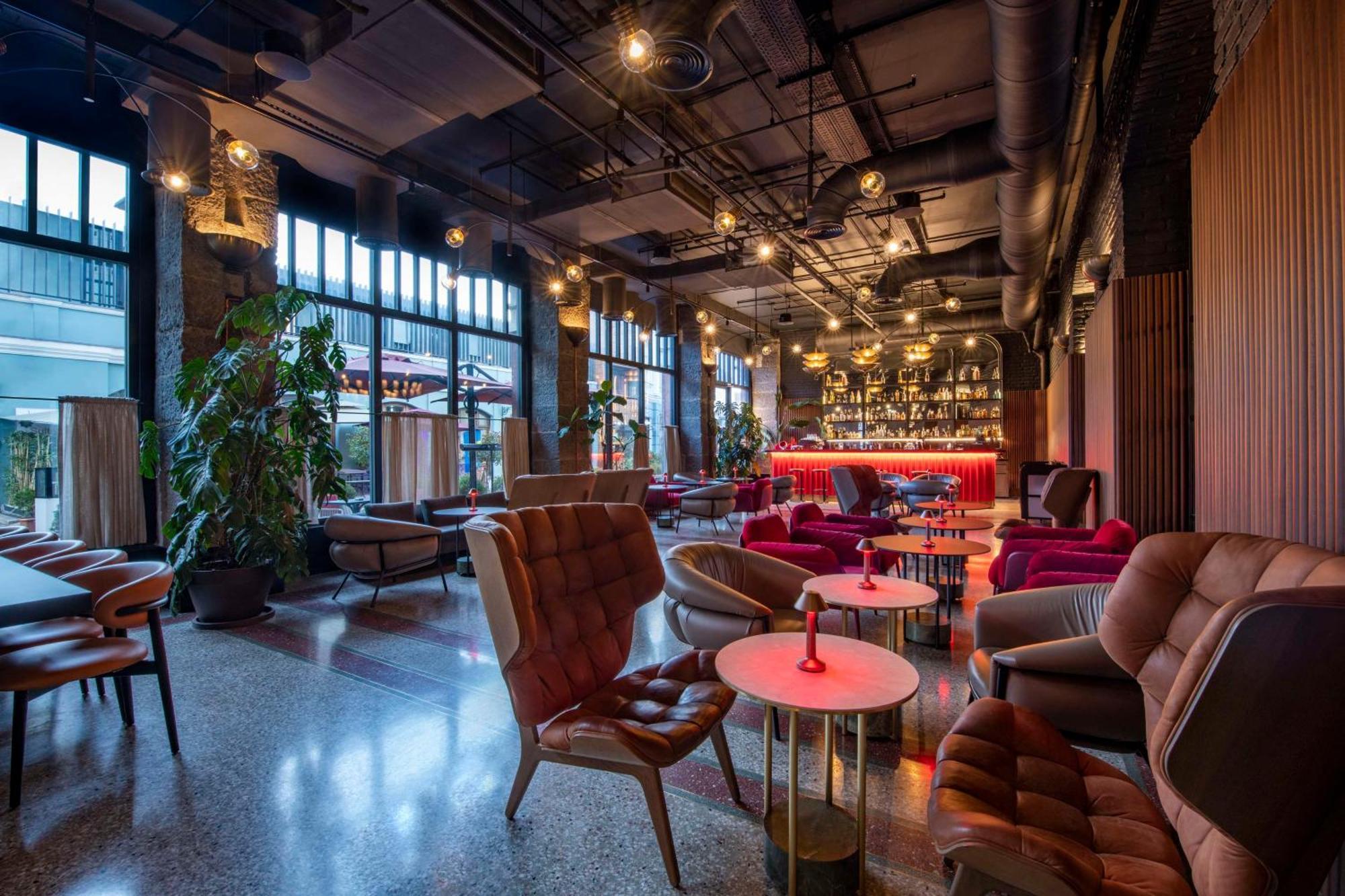 Radisson Red Tbilisi Hotel Bagian luar foto
